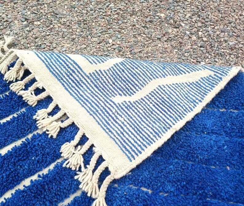 Tapis berbère beni ouraine sur commande traditionnelle taille 150/250 cm