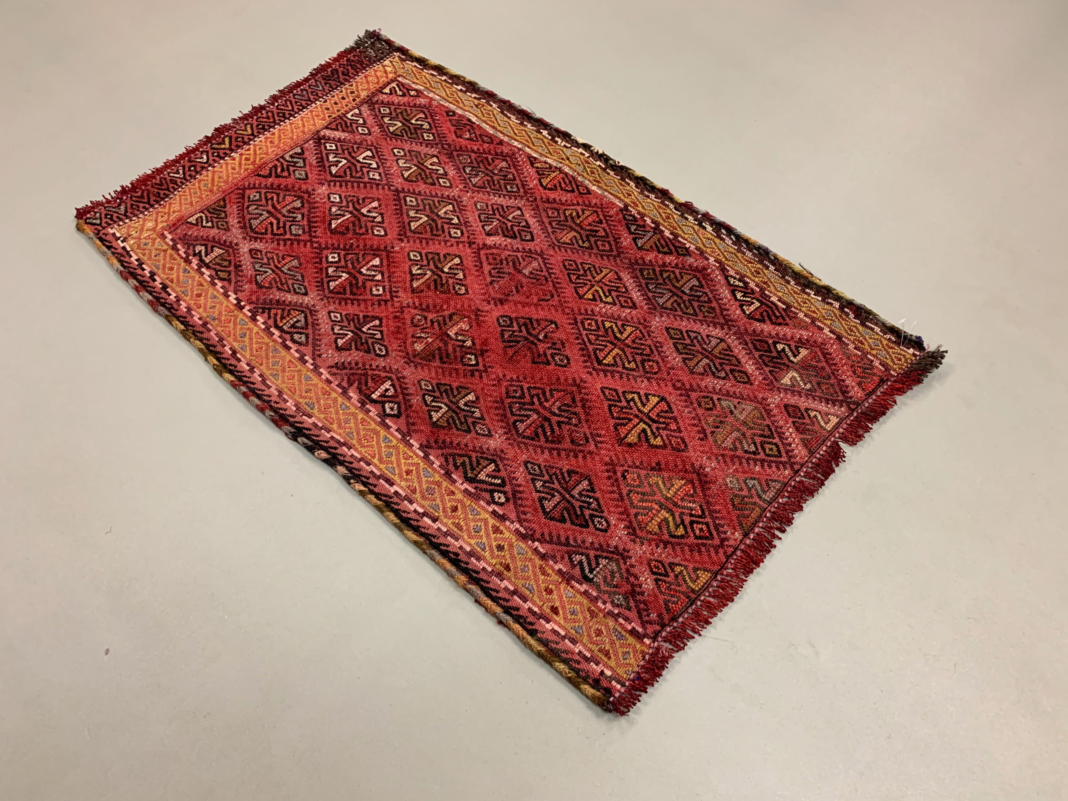 Vintage Turkish Mini Kilim 93x58 cm Shabby Wool Small Kelim Rug Black,Red