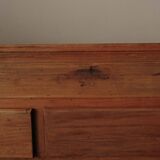 Meuble d’atelier en pin – Travail français des années 1970