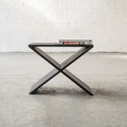 Table d'appoint en chêne noir « LC01 » par Lena Coupez, Belgique, 2024