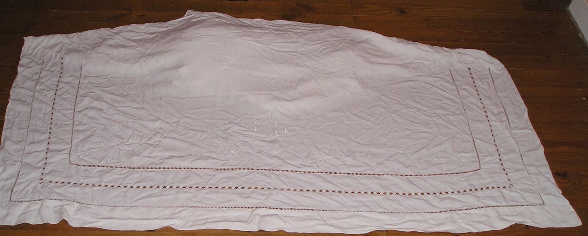 Drap ancien en lin ou métis à 3 rangées de jours avec retour