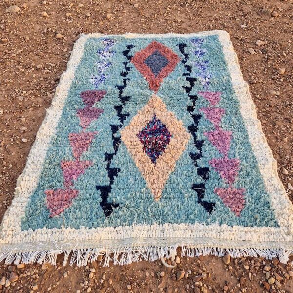 Tapis marocain berbère Boucherouite bleu clair