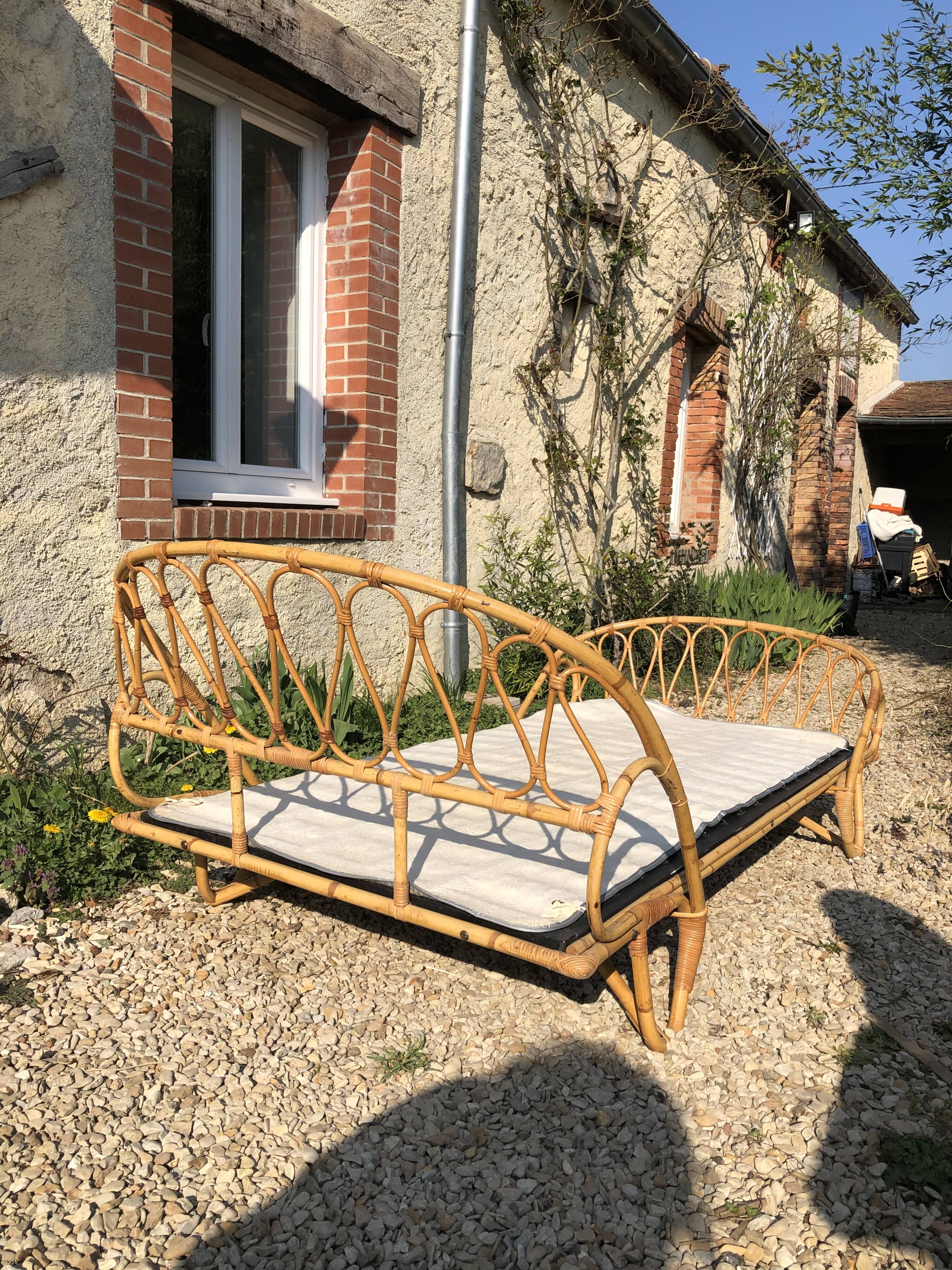 Rattan basket bed