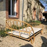 Rattan basket bed