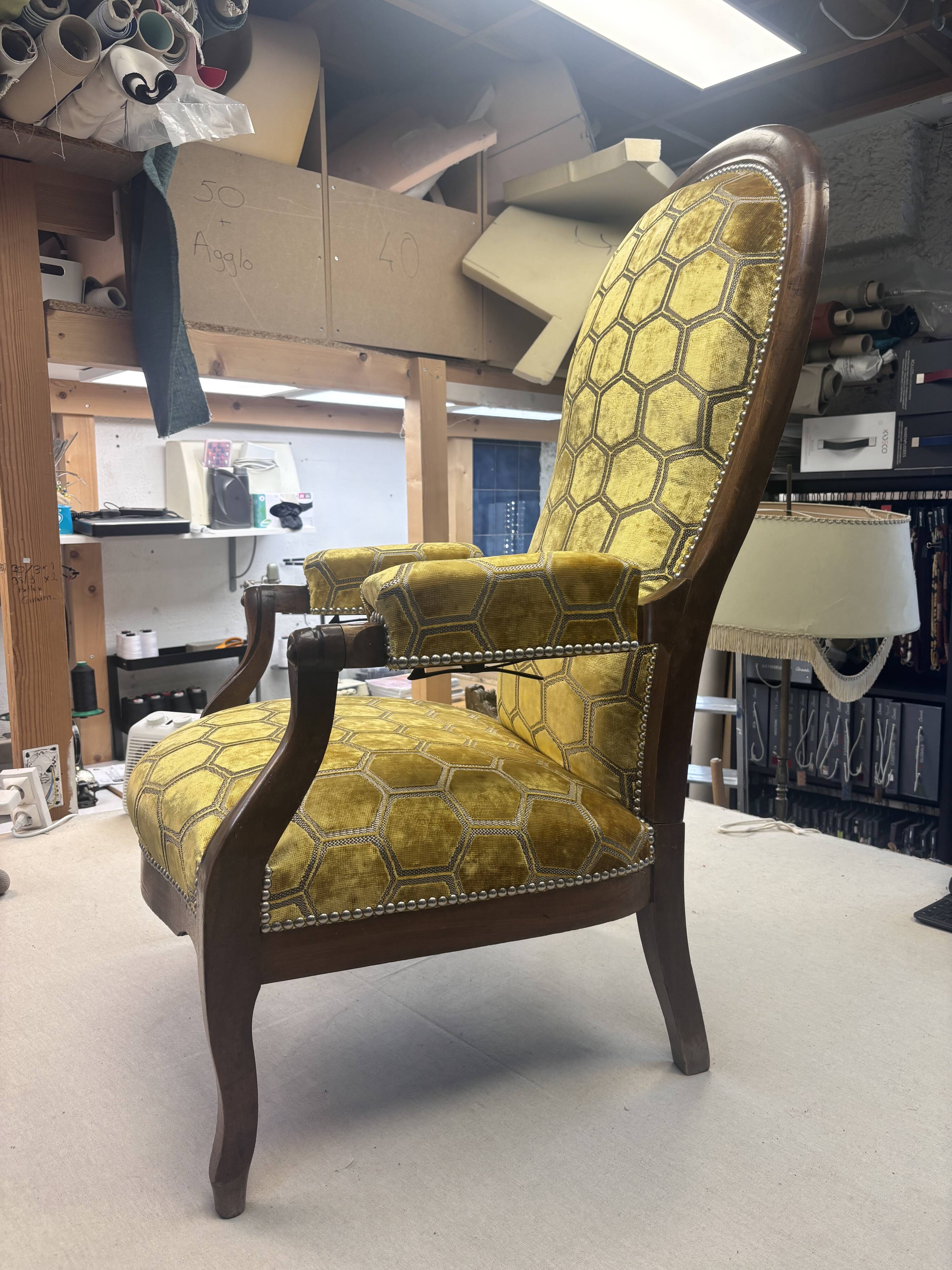 Voltaire armchair with a rack mechanism