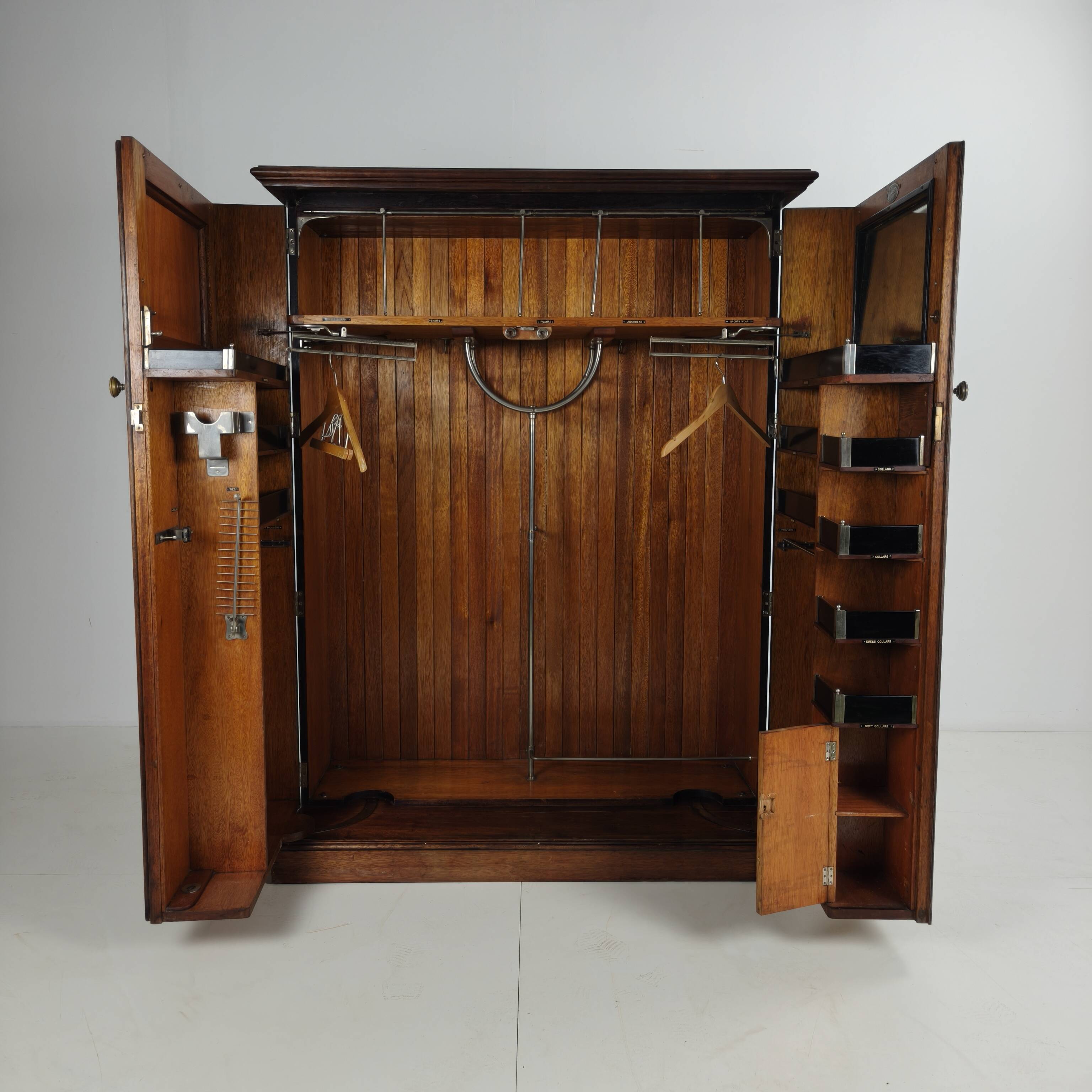 Art Deco Compacton Gentleman’s Wardrobe – 1920