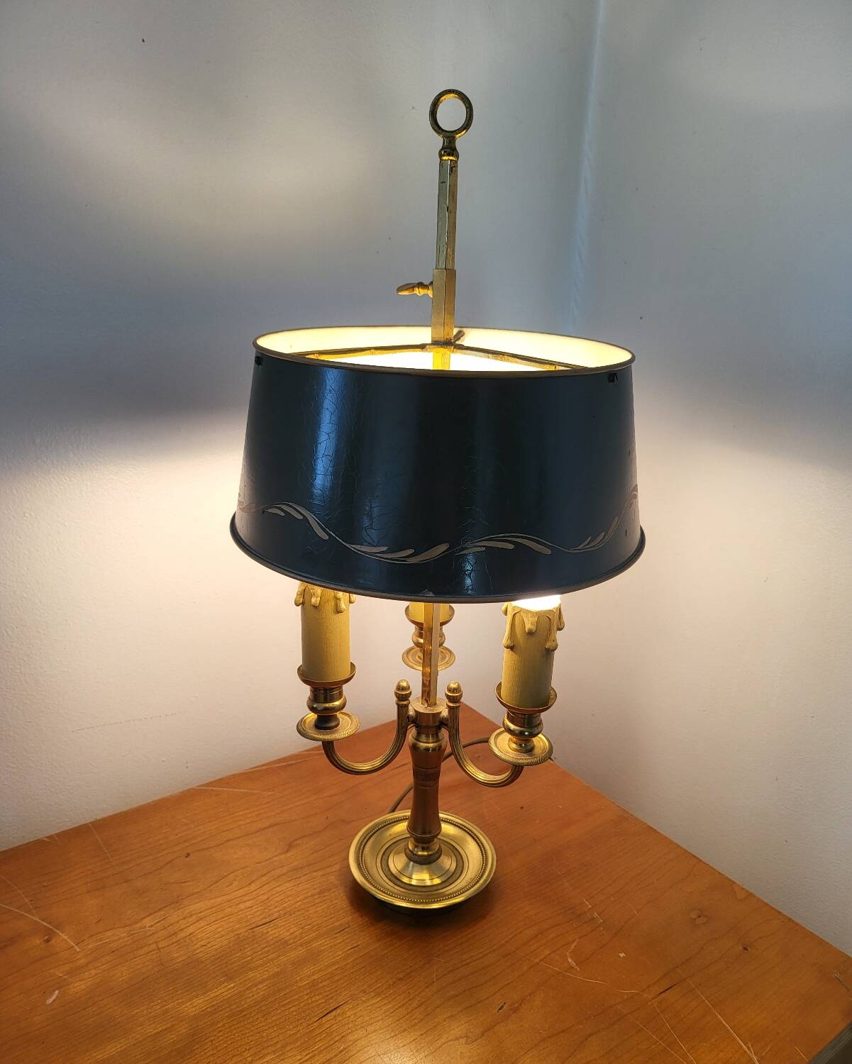 Antique Empire Style Bouillotte Lamp in brass and tin
