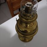 Lampe à pétrole ancienne en cuivre