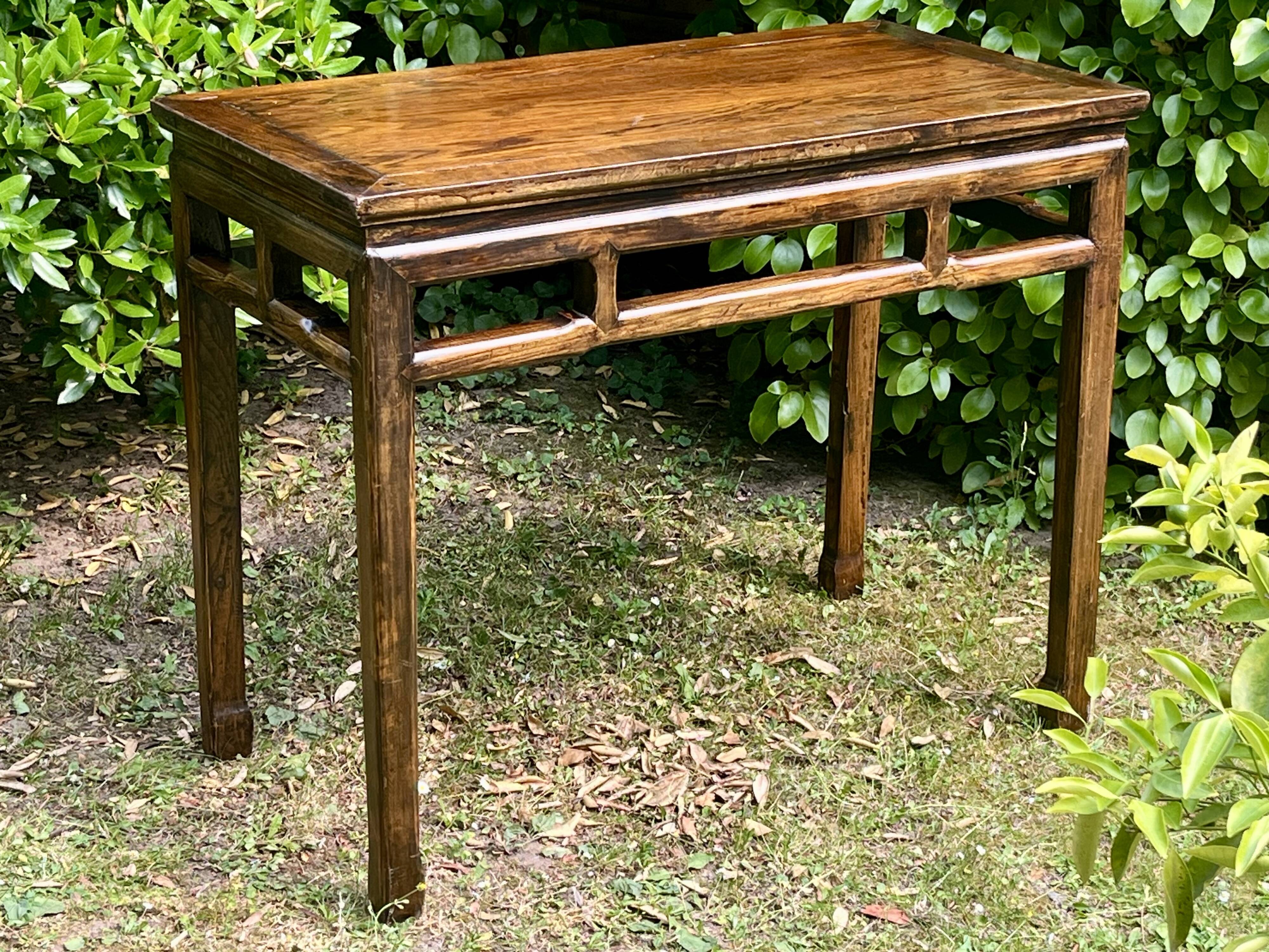 Console en bois de Huali, XXème siècle