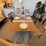 Extendable farmhouse table with 2 vintage leaves