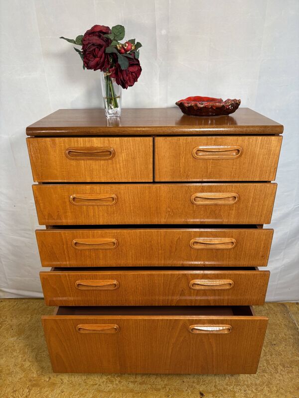 Commode large en teck rétro vintage des années 60 par GPlan danois.