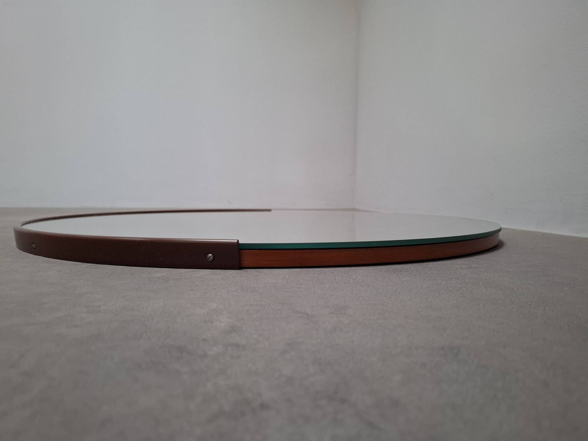 1970s Czechoslovakian Mid-Century Modern Round Wall Mirror