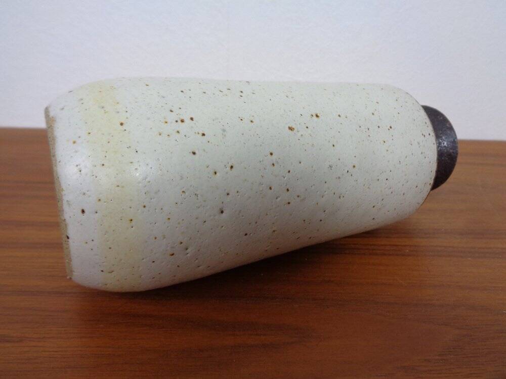 Minimalist stoneware vase by Bruno Gambone, Italy, 1970s