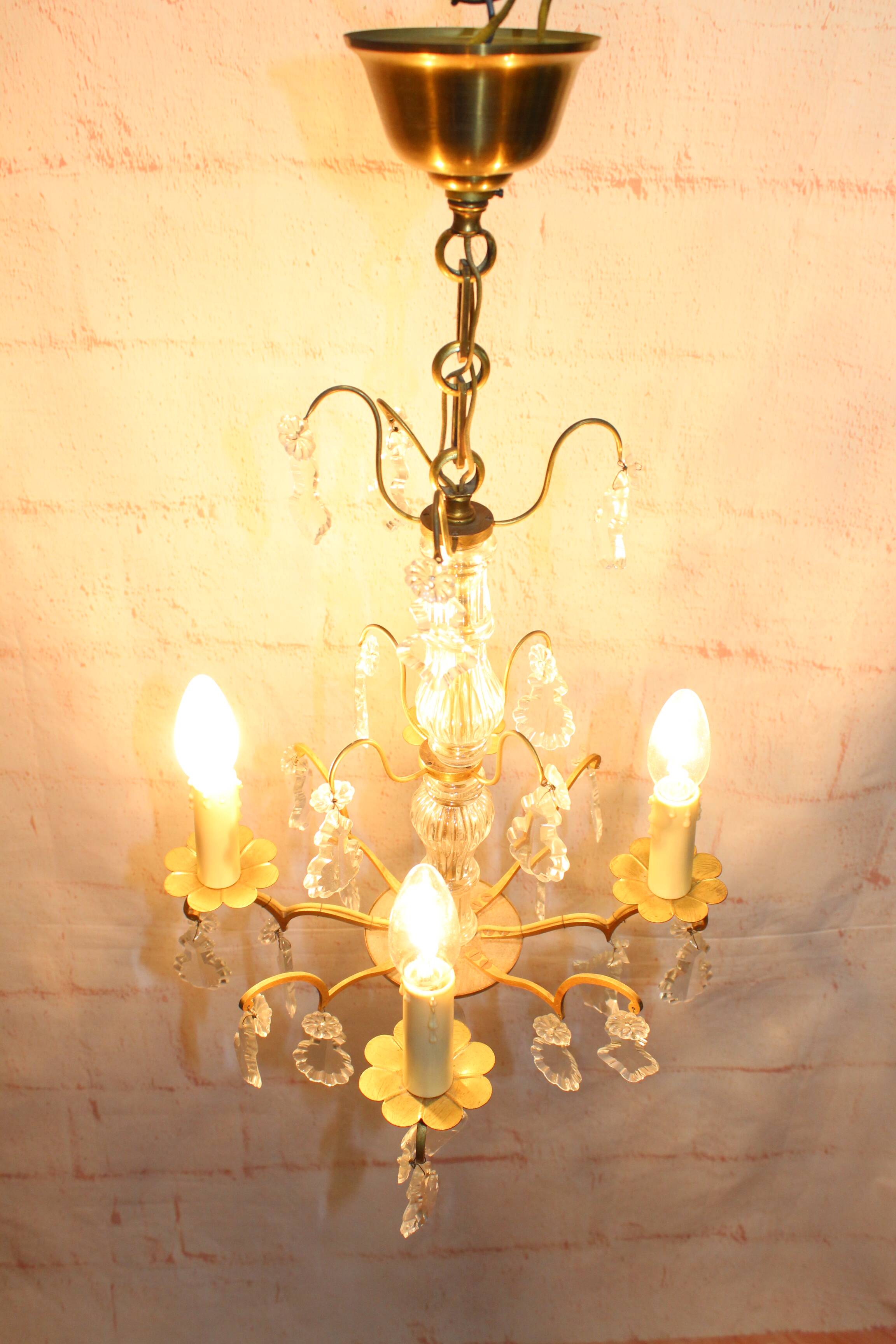 lustre ancien en laiton à pampilles style baroque