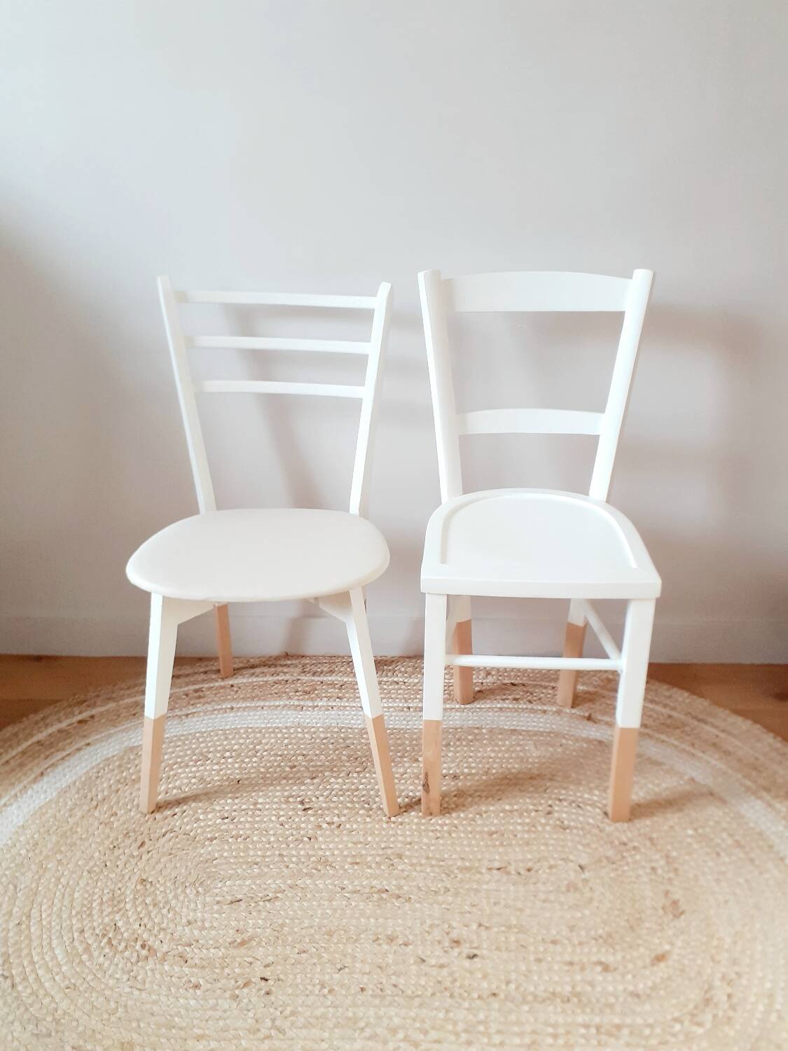 Set of 4 vintage wood and white chairs