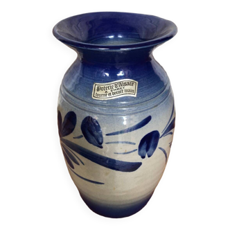 Ancien vase alsacien en grès gris bleuté et décor de fleurs, Anne Ehret