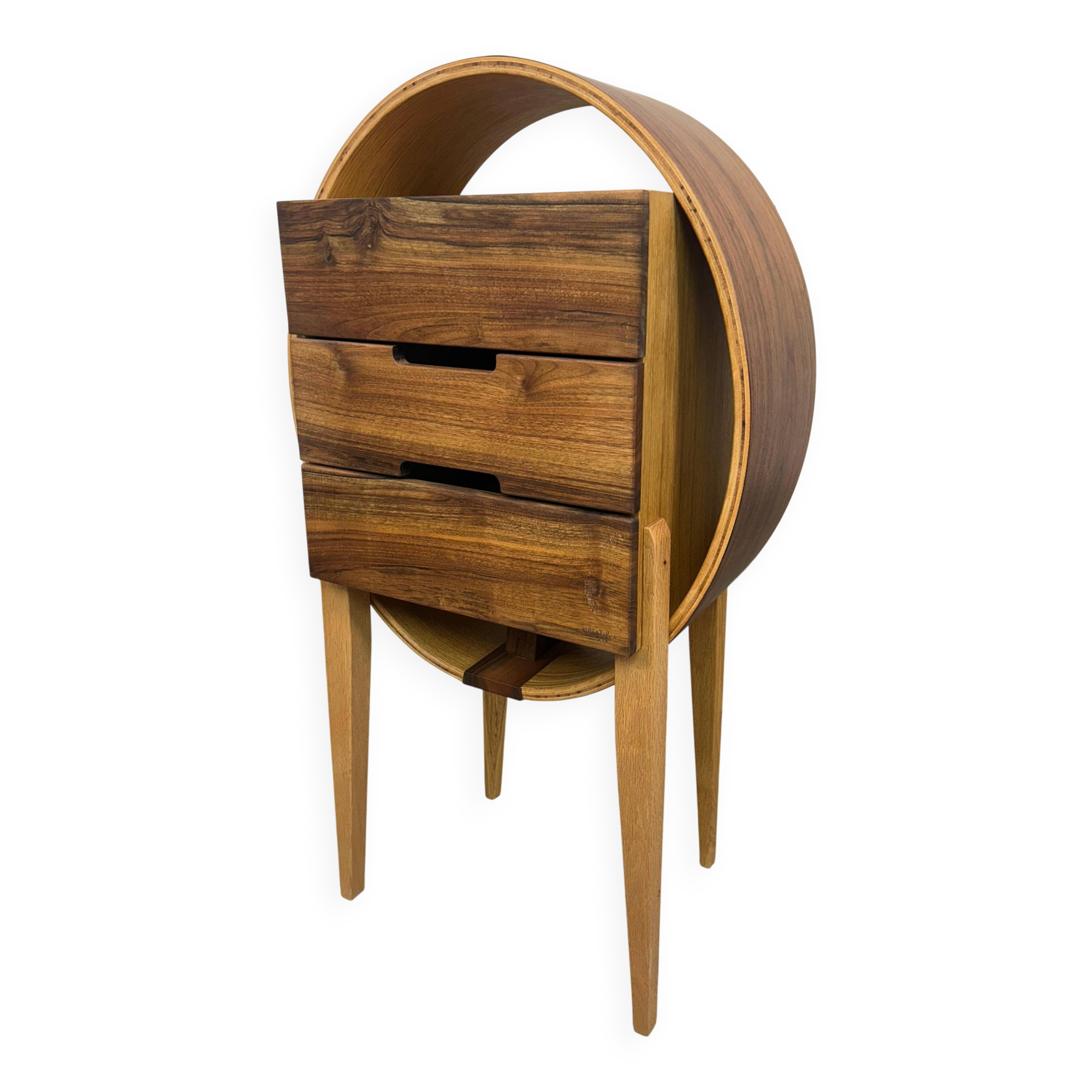 Commode ovale en bois cintré par Kreatippcci Studio