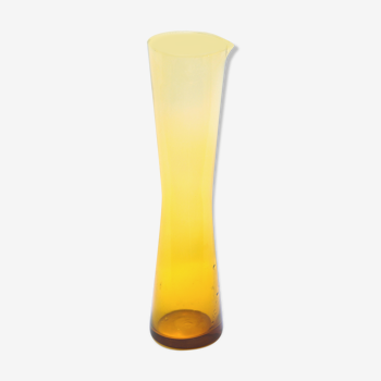 Pichet en verre jaune scandinave