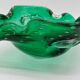 Cendrier ou vide poche en verre de Murano bullicante vert émeraudes des années 60