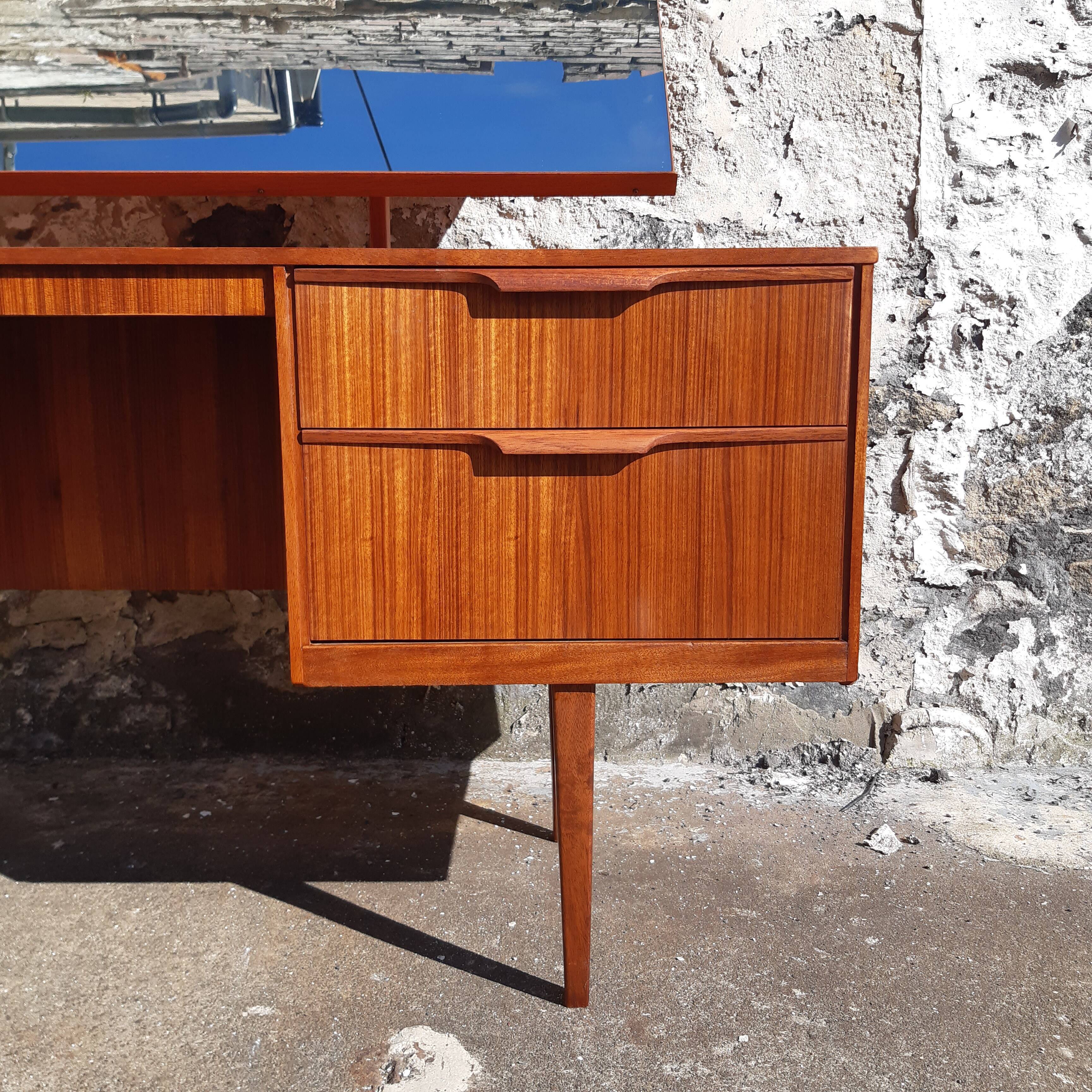 Austinsuite dressing table