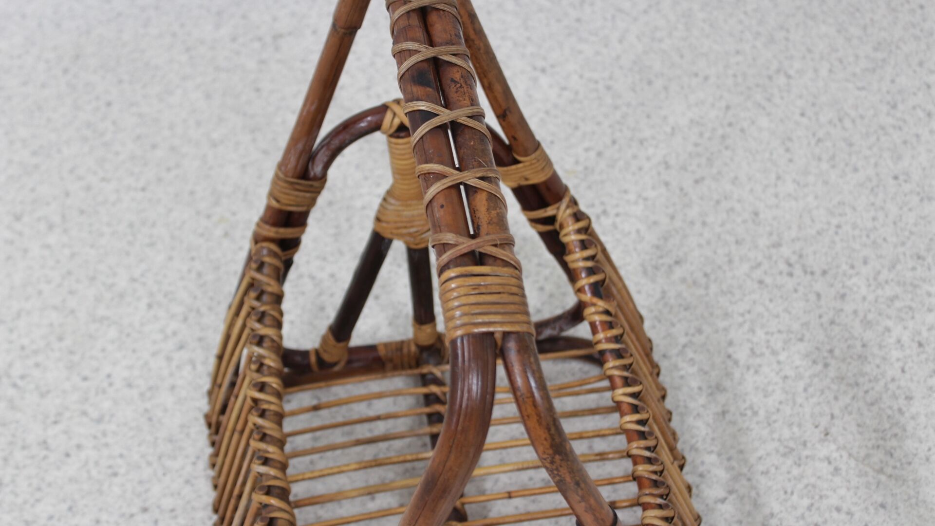 Vintage rattan magazine rack F.lli Castano 1950s