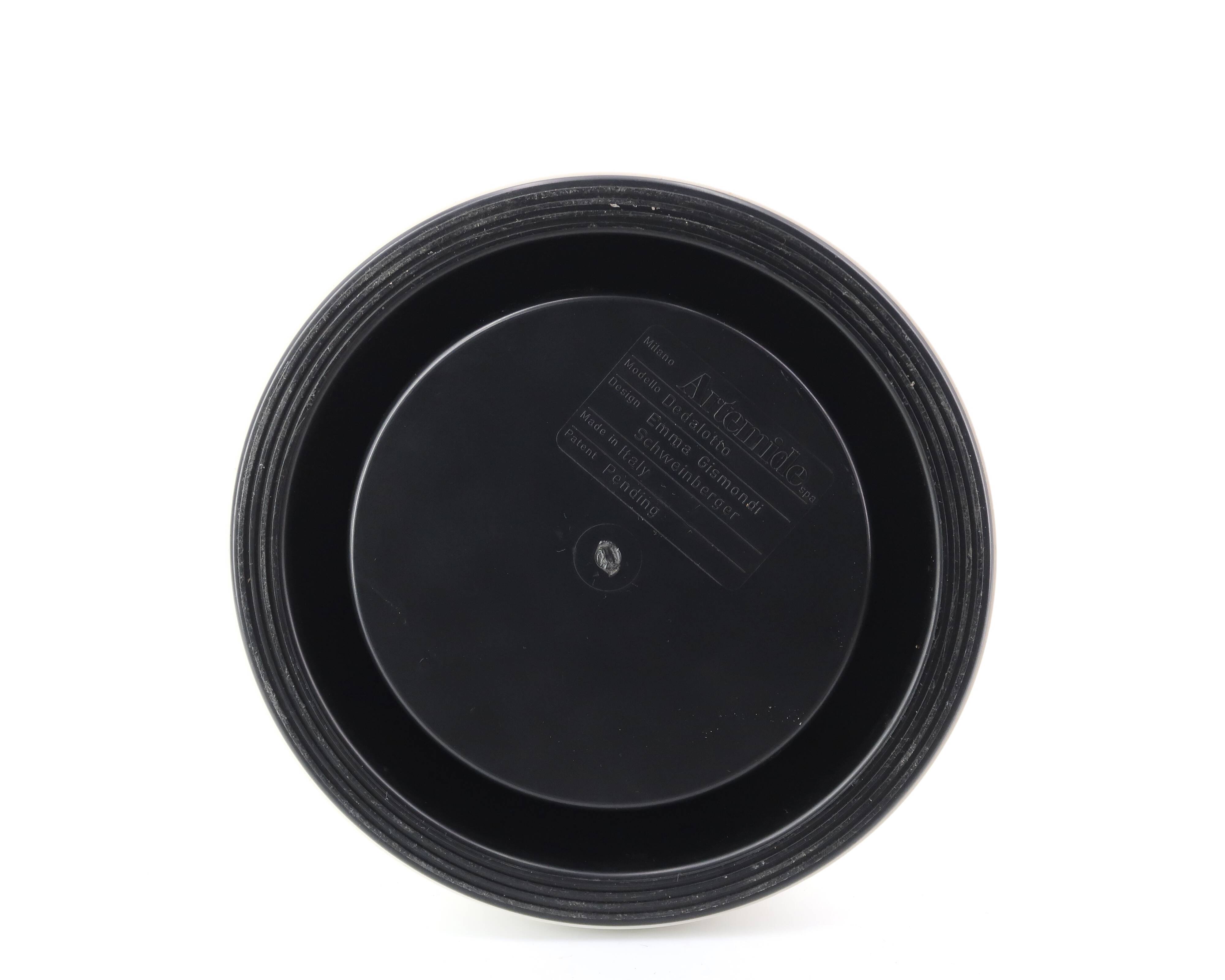 Dedalotto vase in white plastic Artemide