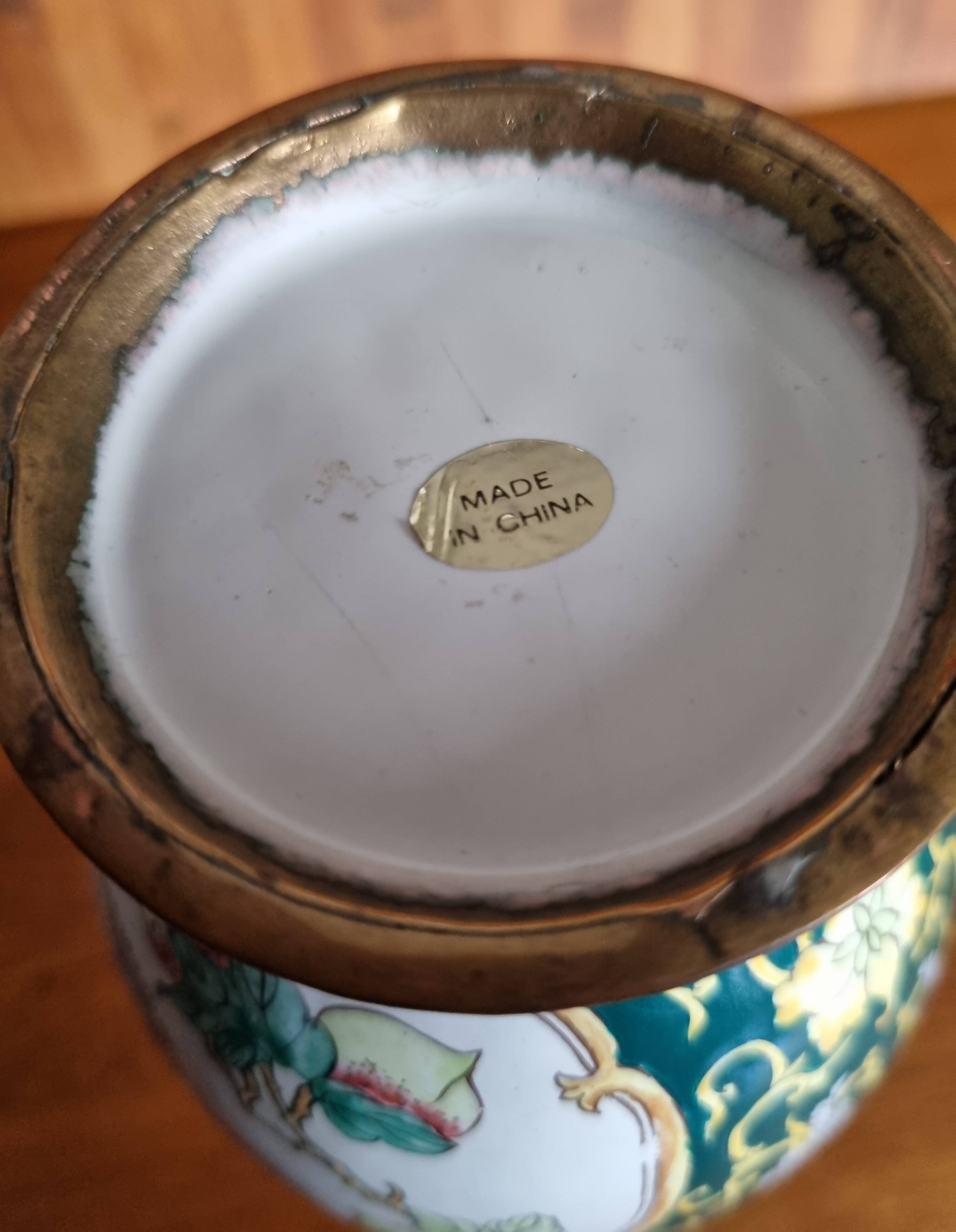 Baluster-shaped Canton enamel vase