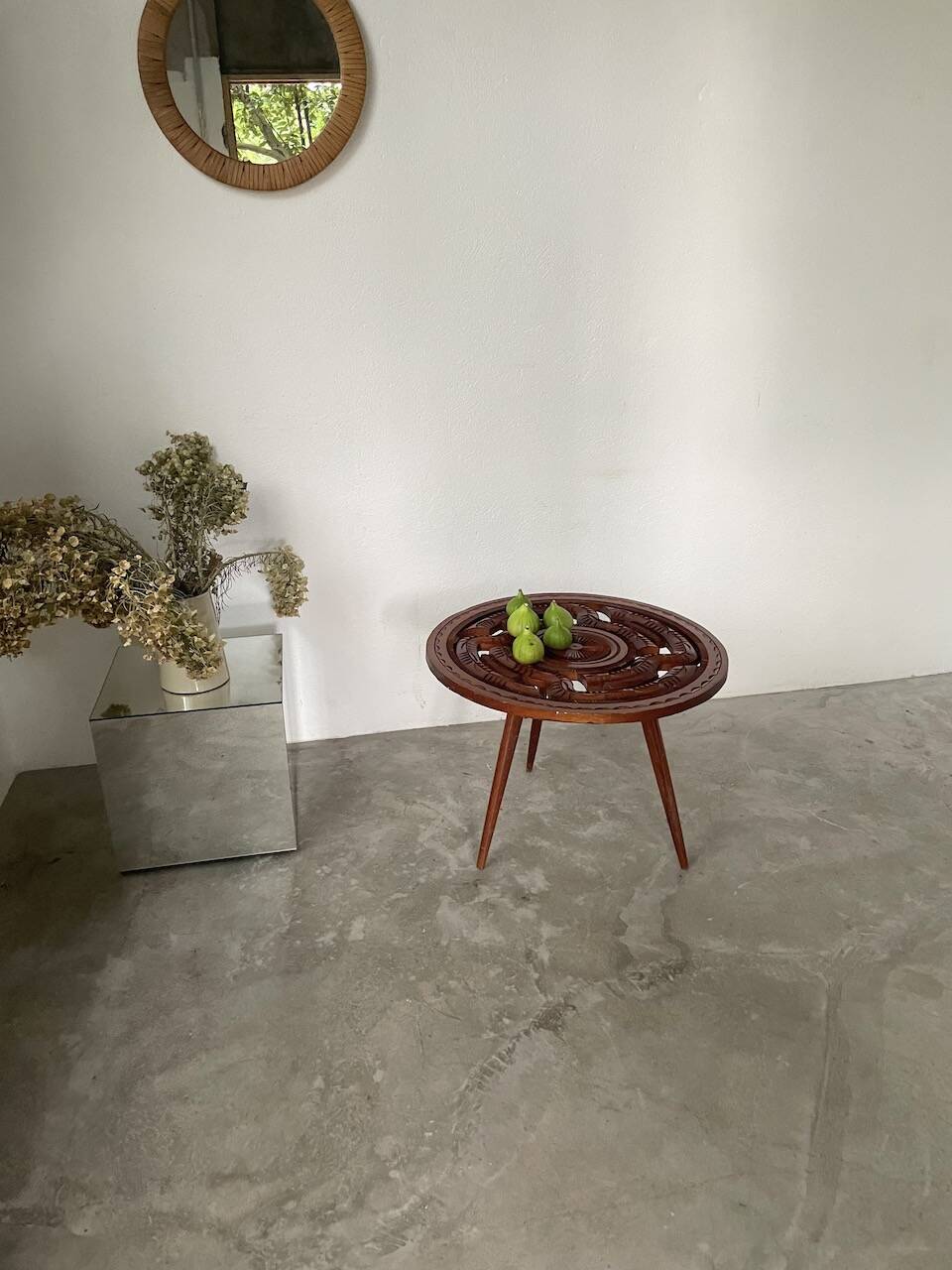 60s tripod coffee table in chiseled wood