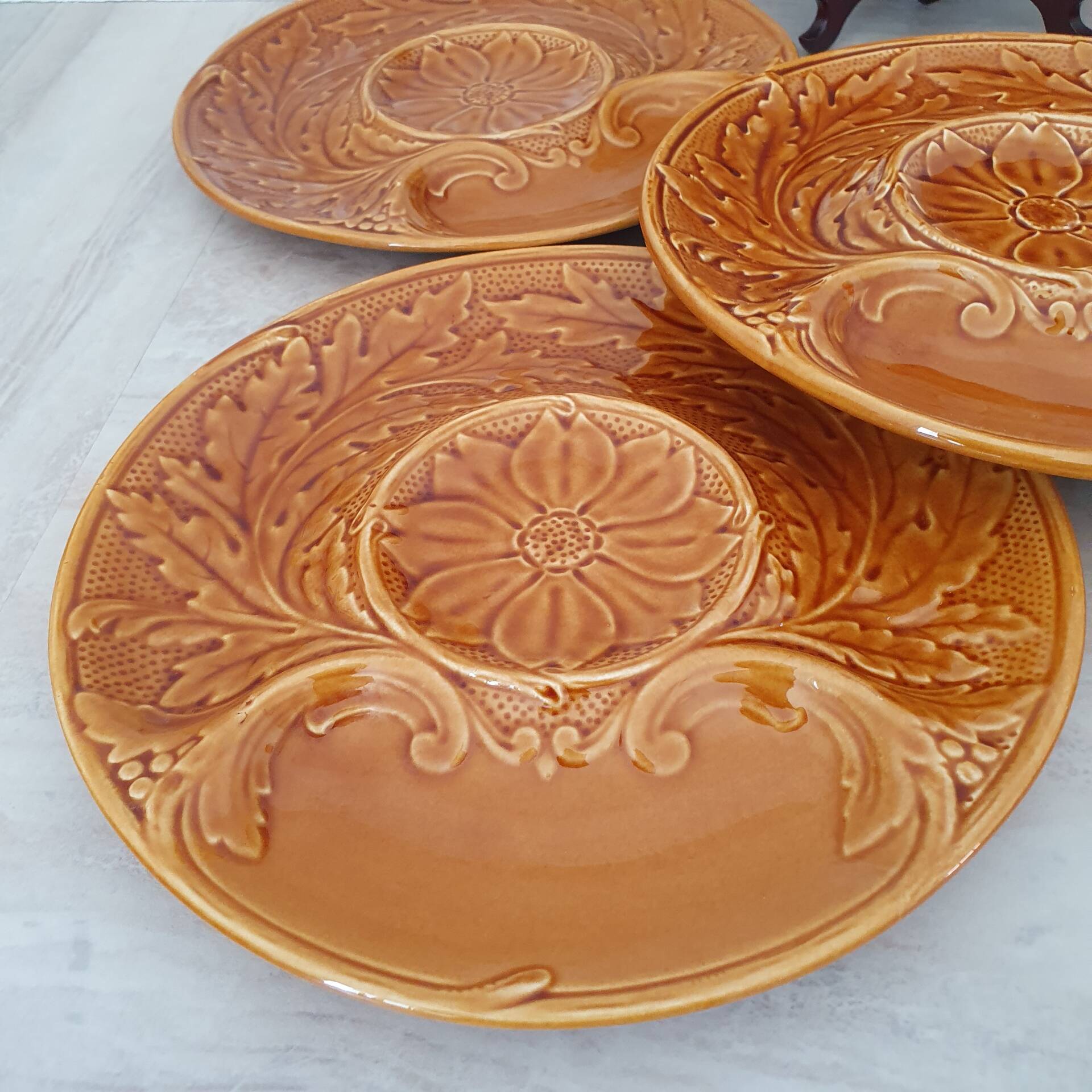 Compartment plates Faiencerie de Gien / artichoke / Barbotine