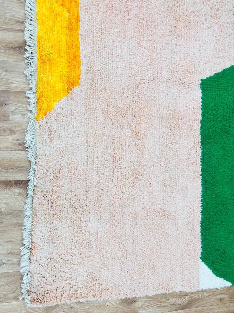 Handwoven natural wool rug, size 150/250 cm.