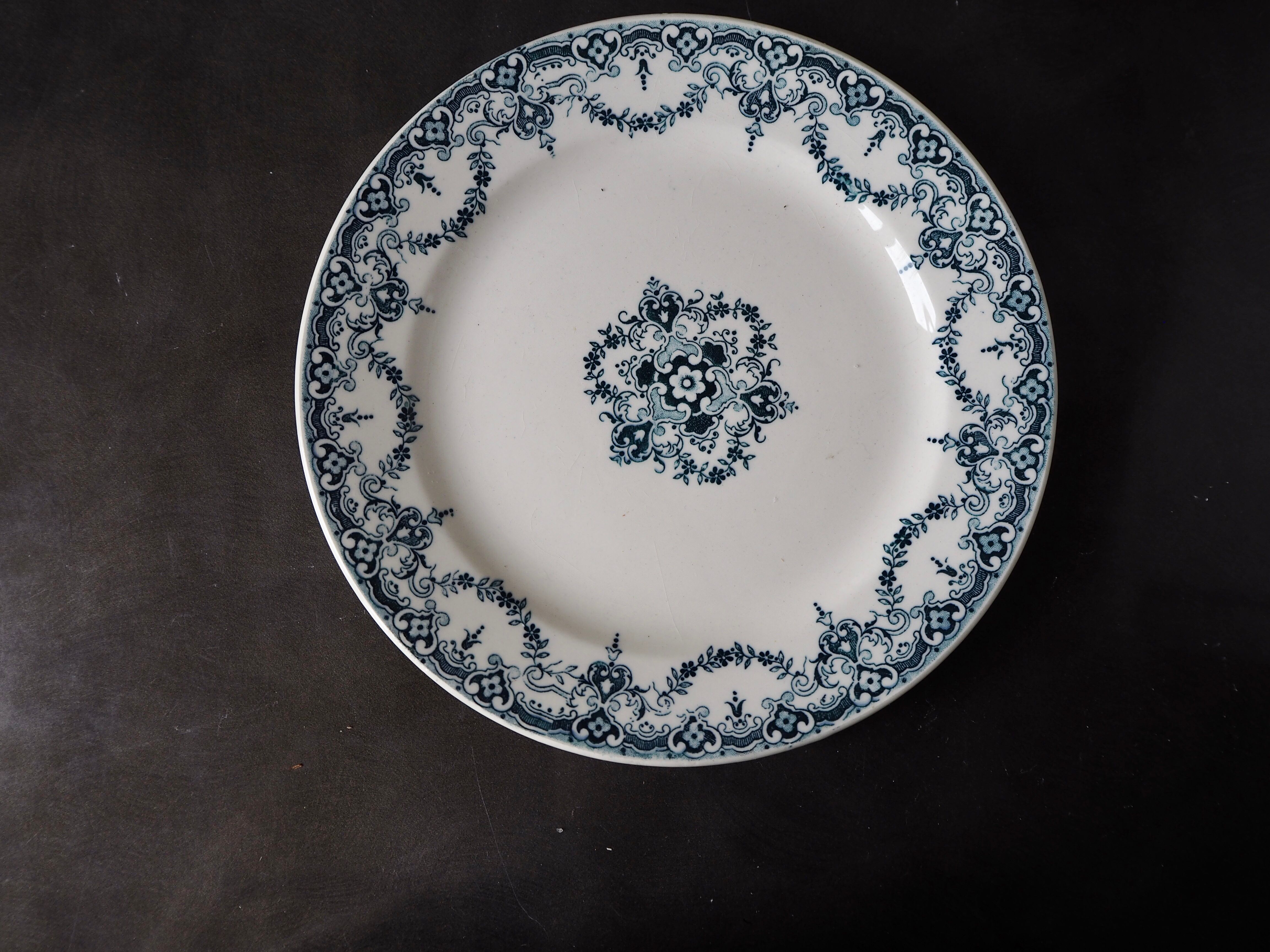 Set of 6 dessert plates Terre de Fer E. Bourgeois