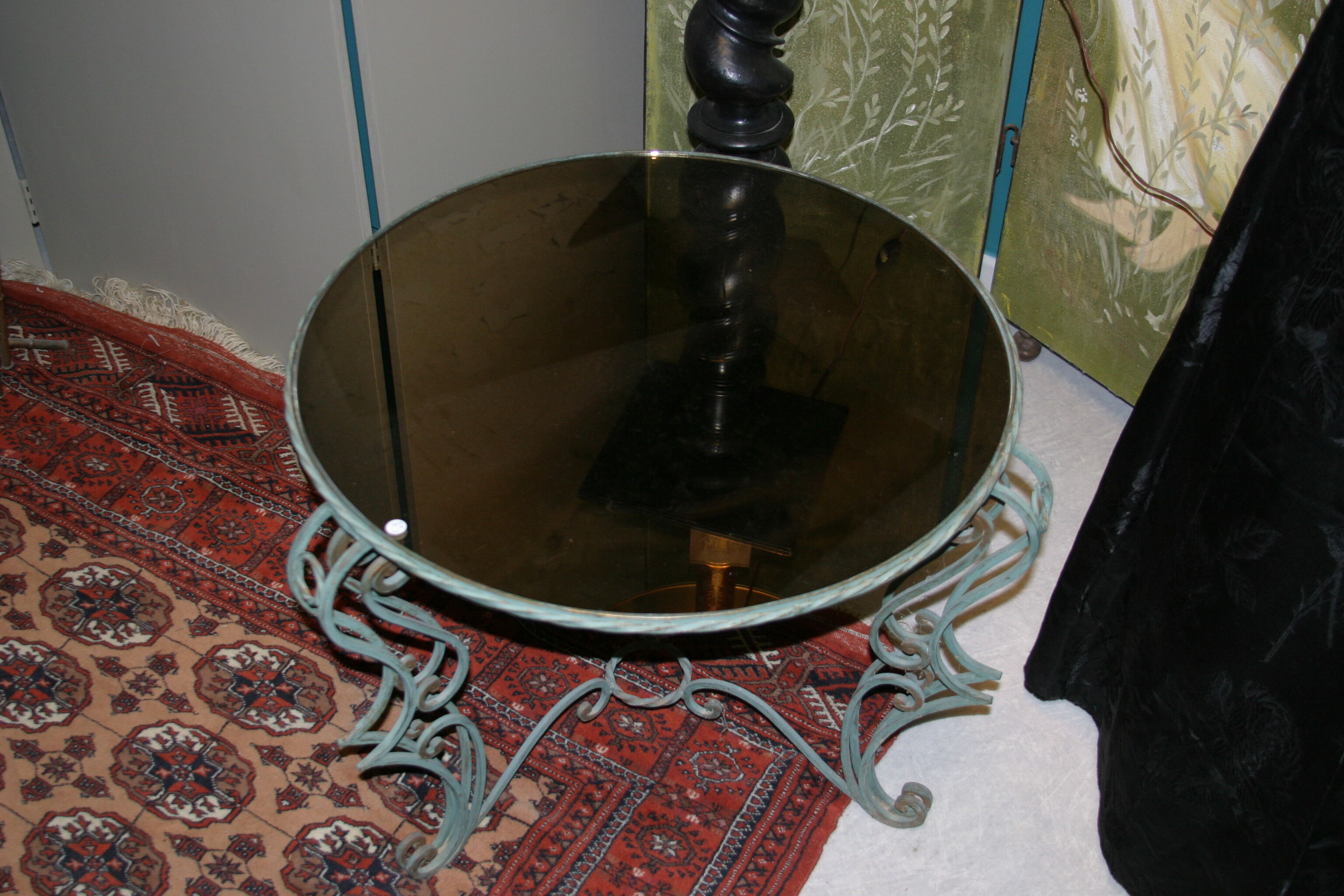 Table ronde avec plateau en verre