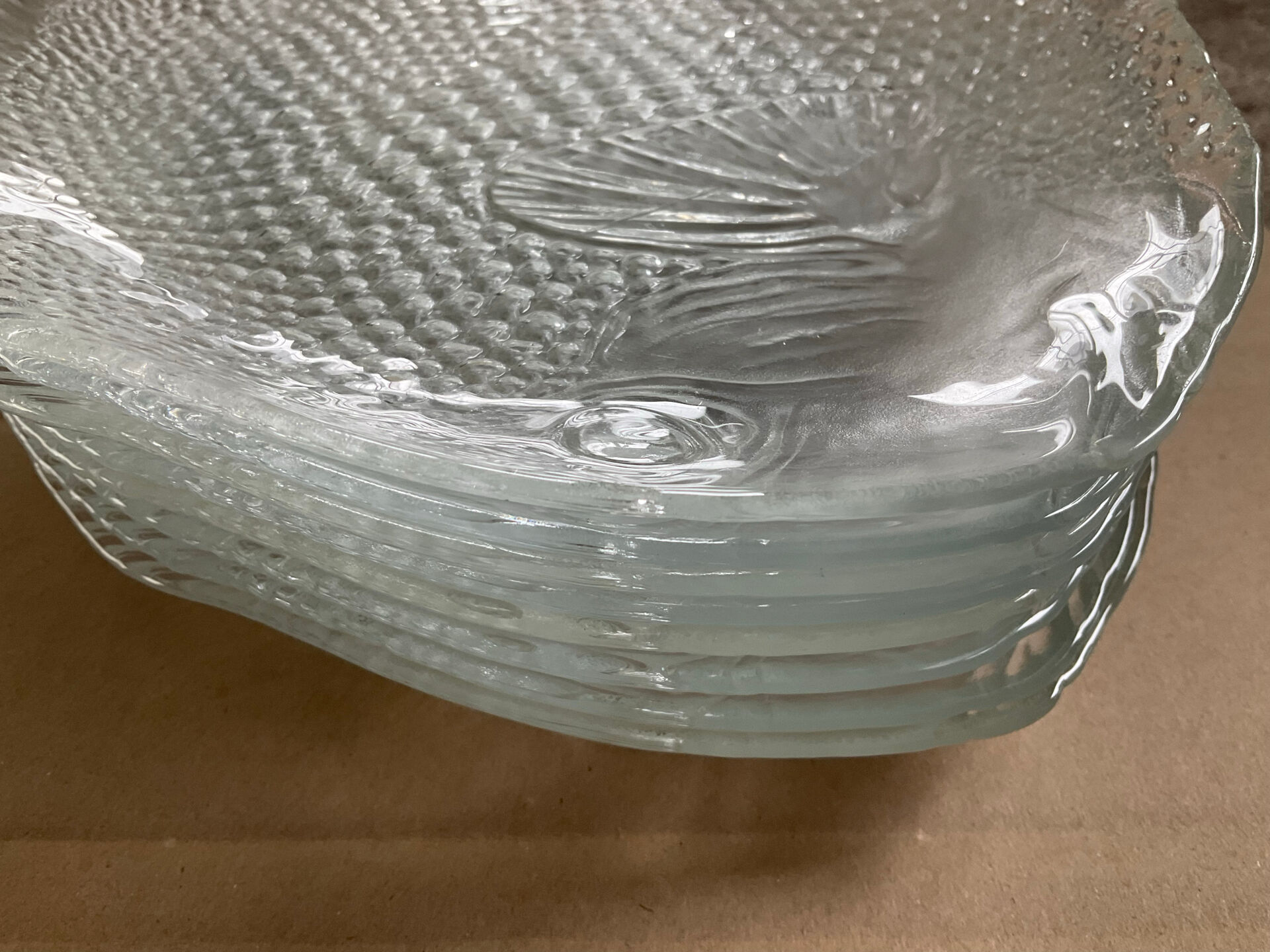 Set of 8 vintage fish plates Arcoroc France