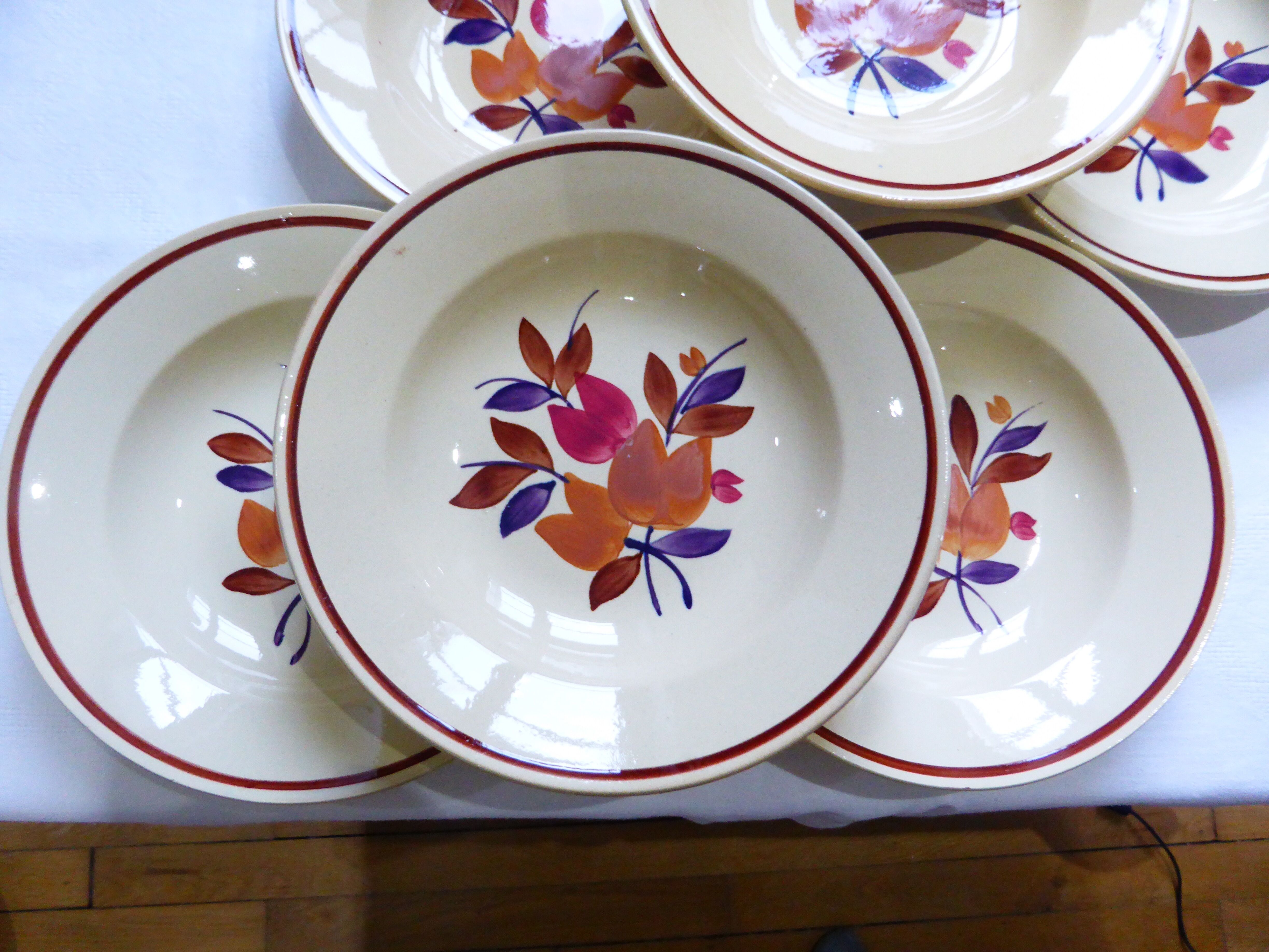 6 vintage hollow plates