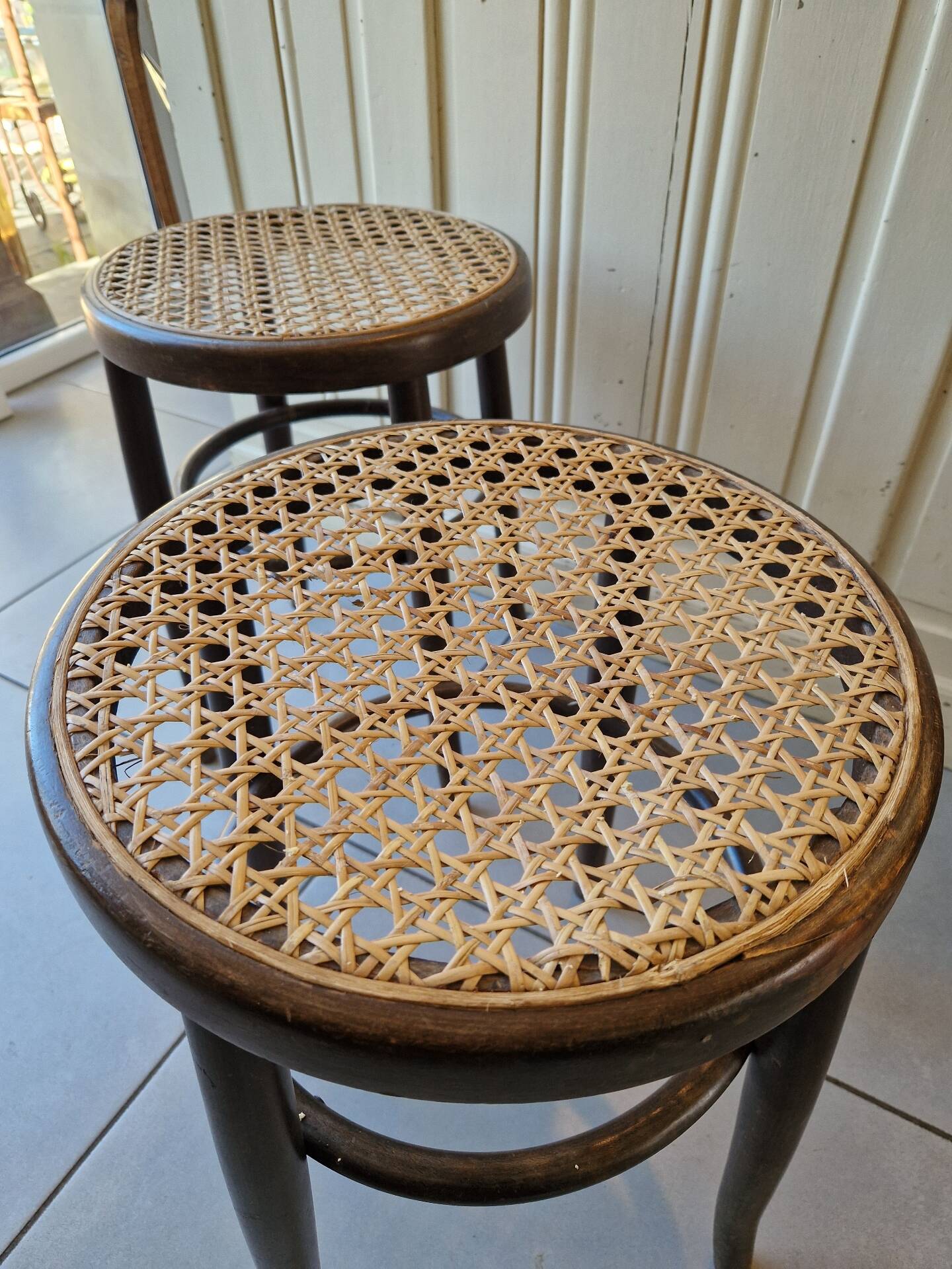 Lot De 2 Tabourets En Cannage Style Thonet