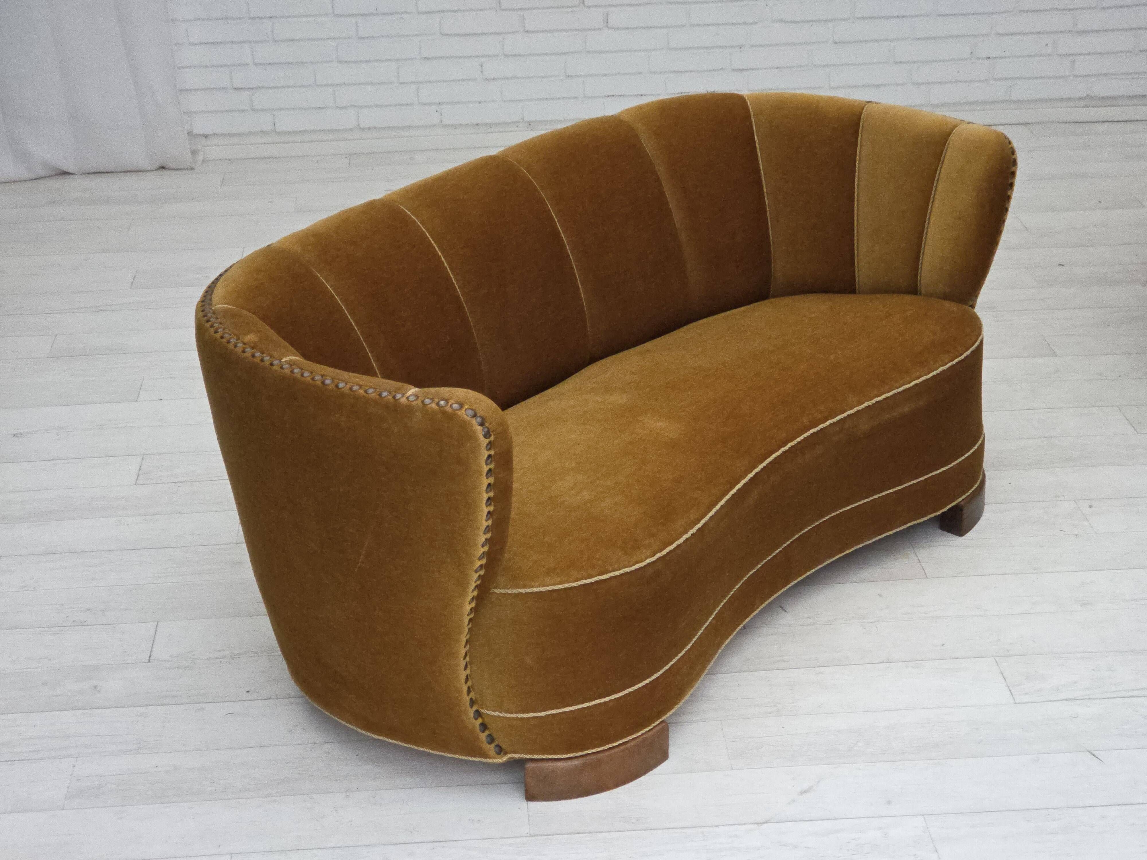 1960s, 2-seater Danish "Banan" sofa, original olive/green furniture velour.