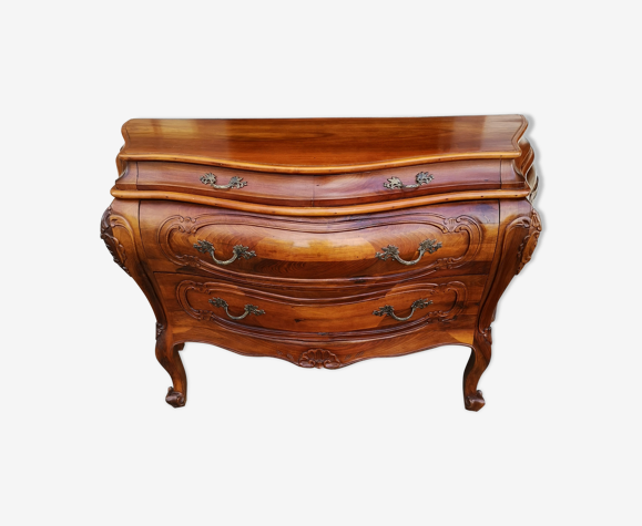 Commode de style Louis XV galbée