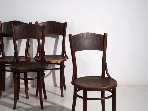Thonet-Mundus bentwood chairs (circa 1920). Set of 4, no. 3