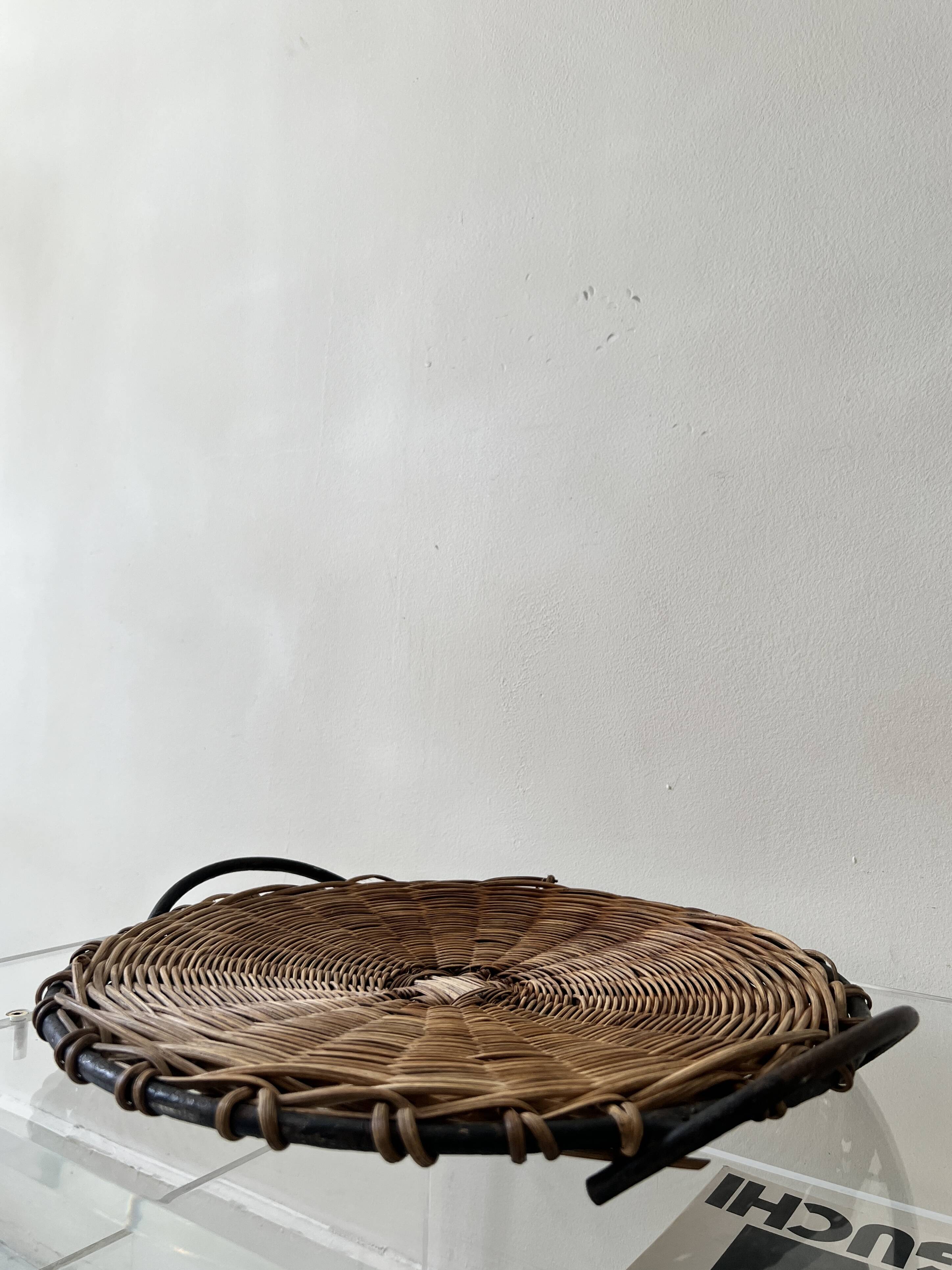 Metal and rattan tray/basket