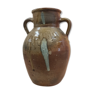 Ancienne poterie en grès
