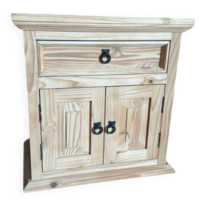 Meuble en pin massif