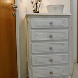 White shabby chiffonier