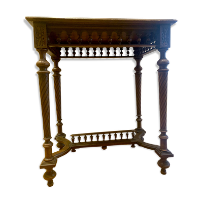 Table appoint style breton