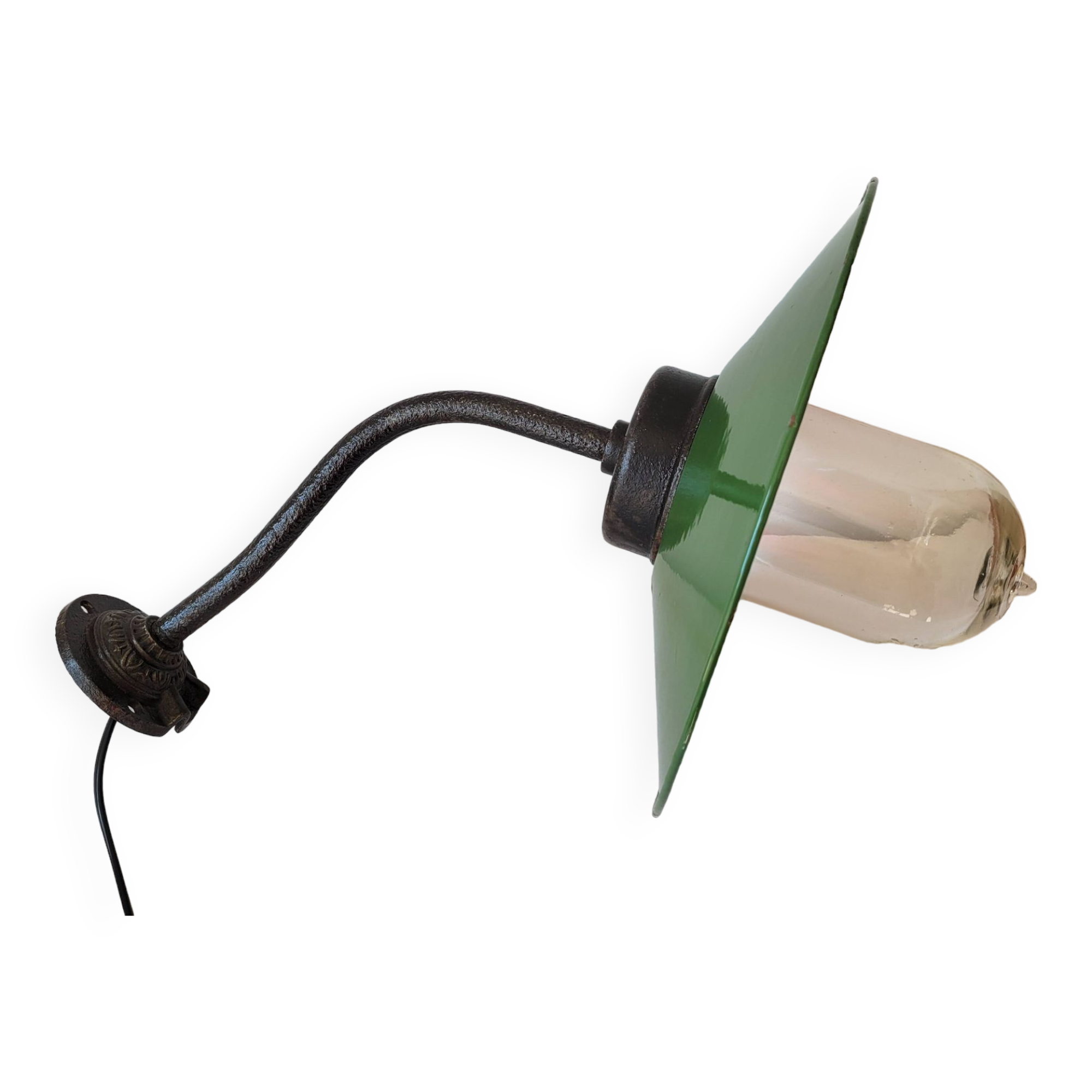 Gooseneck courtyard wall light