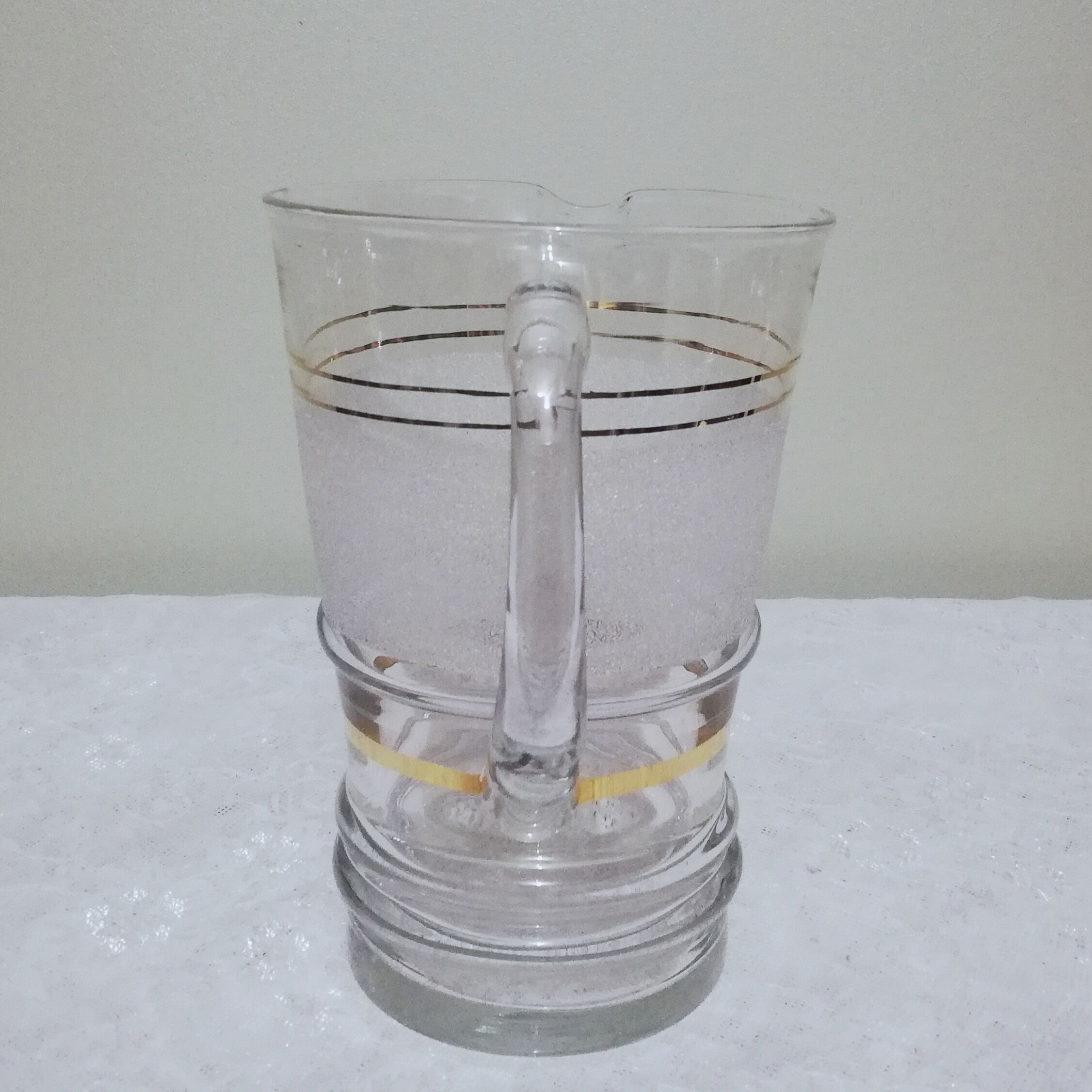Pitcher in frosted glass and gilding 1 liter
