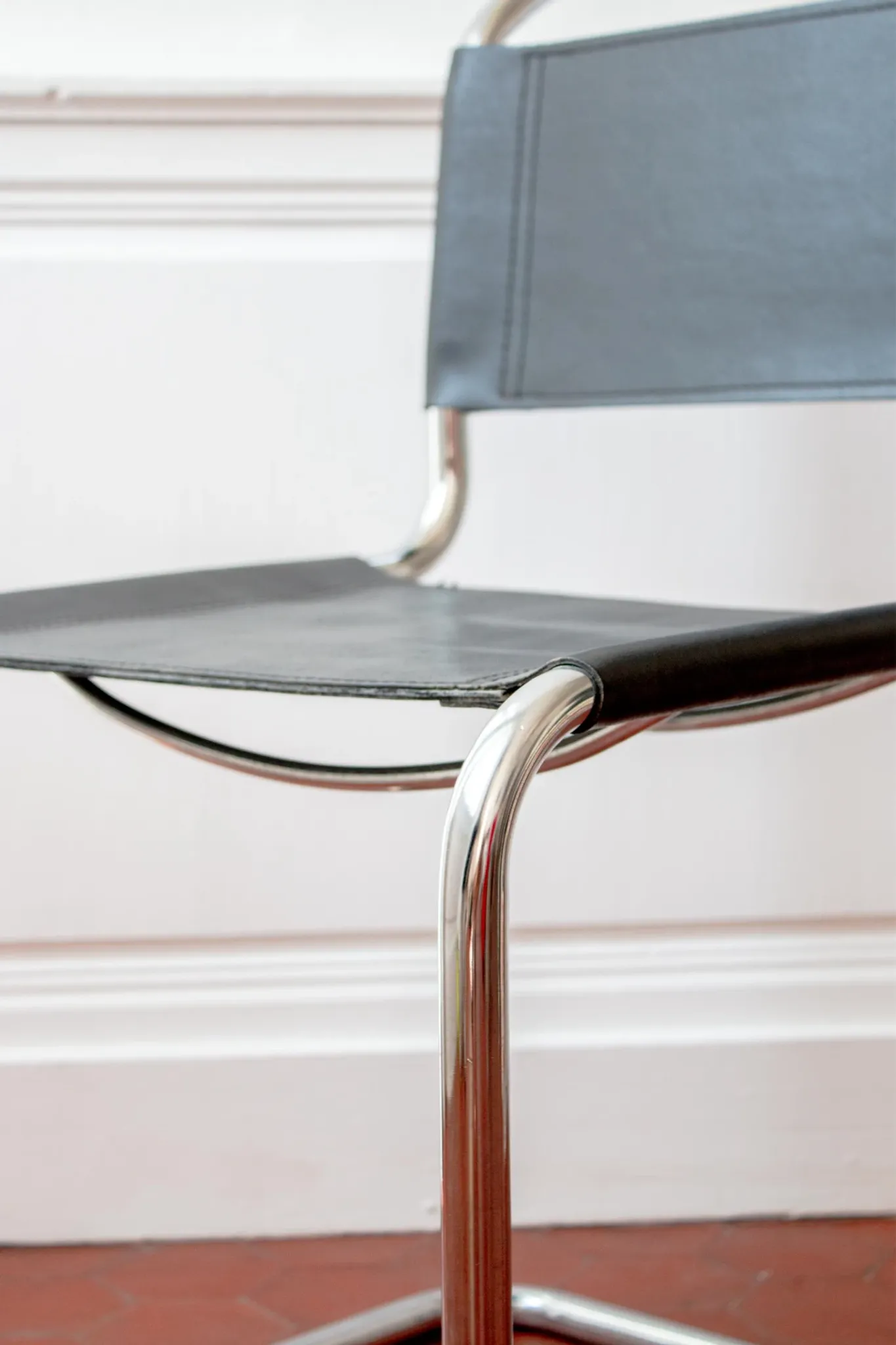 Vintage cantilever chair S33 after Mart Stam, black leather and steel.
