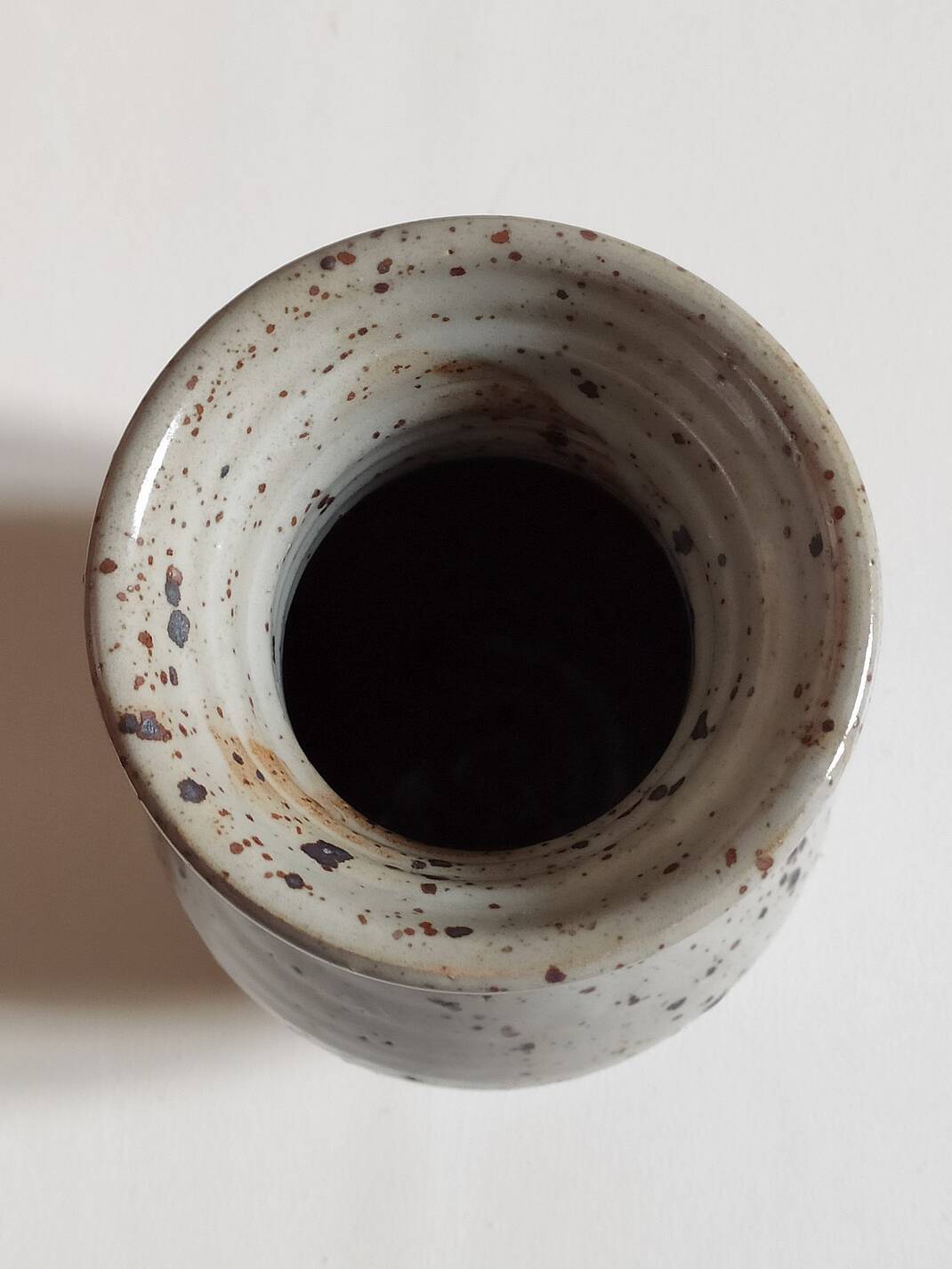 Pyrite gray sandstone vase