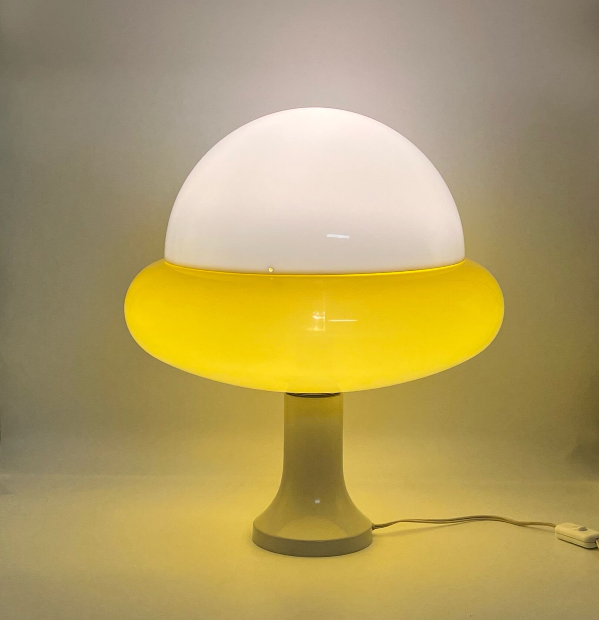 Space age mushroom lamp, Italy, 1970