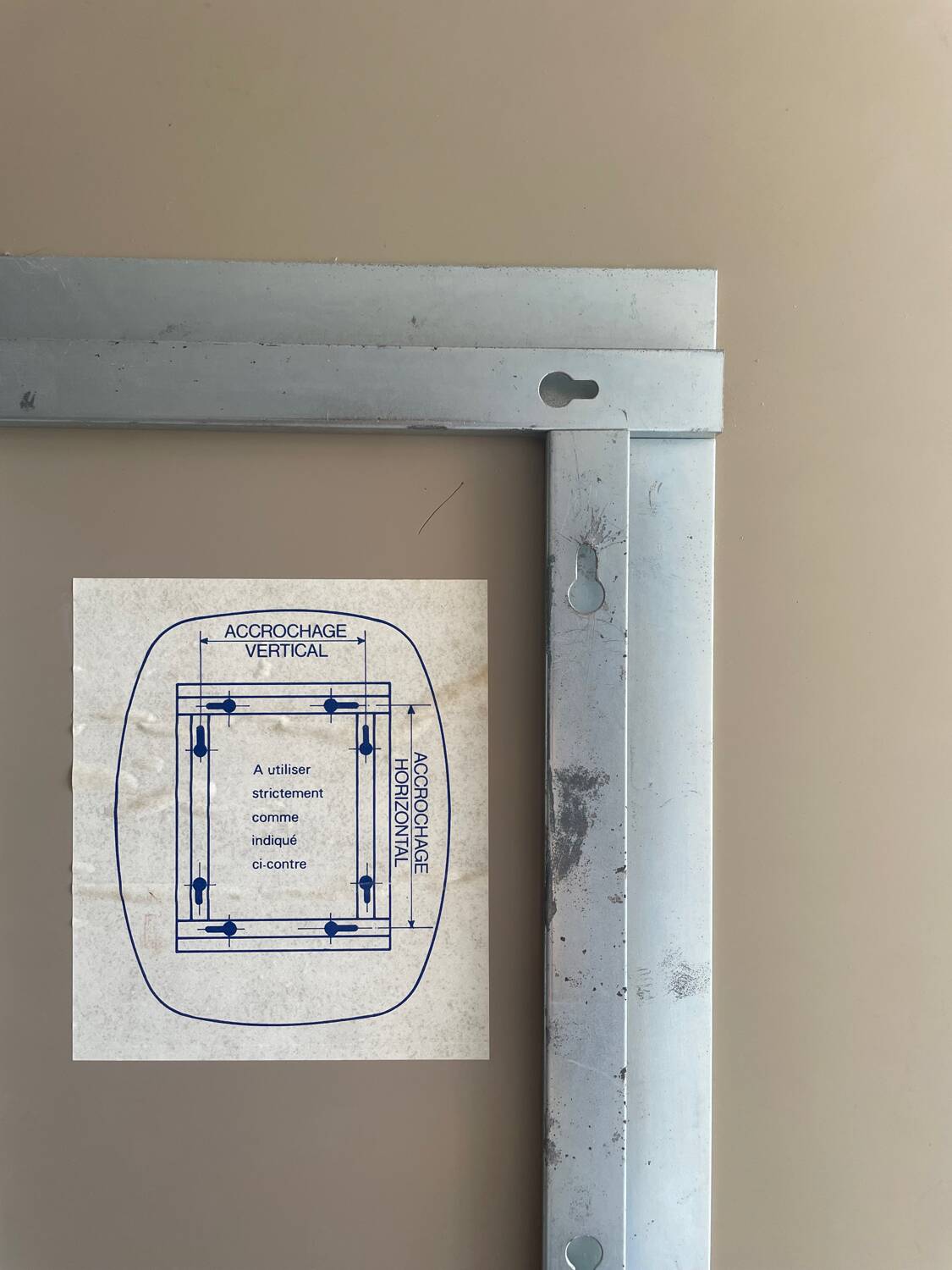 Miroir en verre fumé 70’s space age