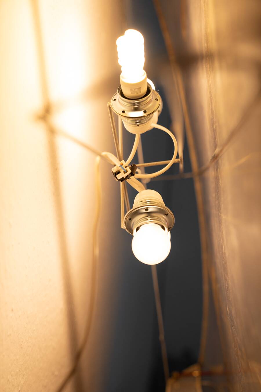 Square wall lamp in red wood and rice paper, prod. Steelline 1980